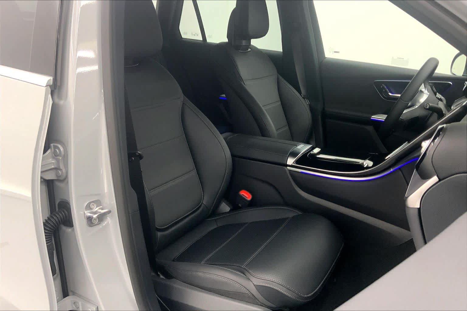 New 2026 Mercedes-Benz GLC 300 image 3