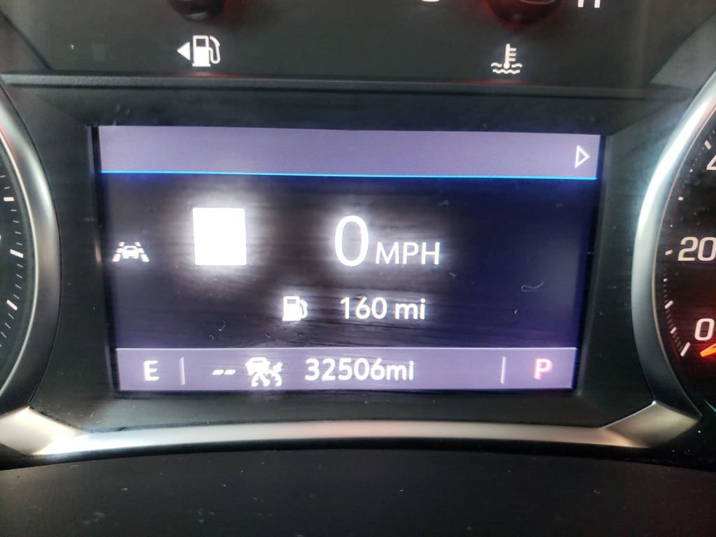 Used 2022 Chevrolet Equinox RS w/ Infotainment Package image 17