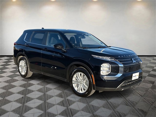 Used 2024 Mitsubishi Outlander ES image 7