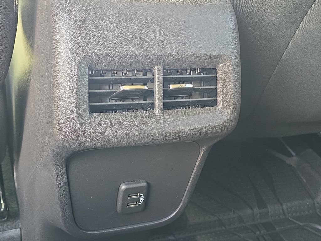 Used 2024 Chevrolet Equinox LS w/ LS Convenience Package FWD image 30
