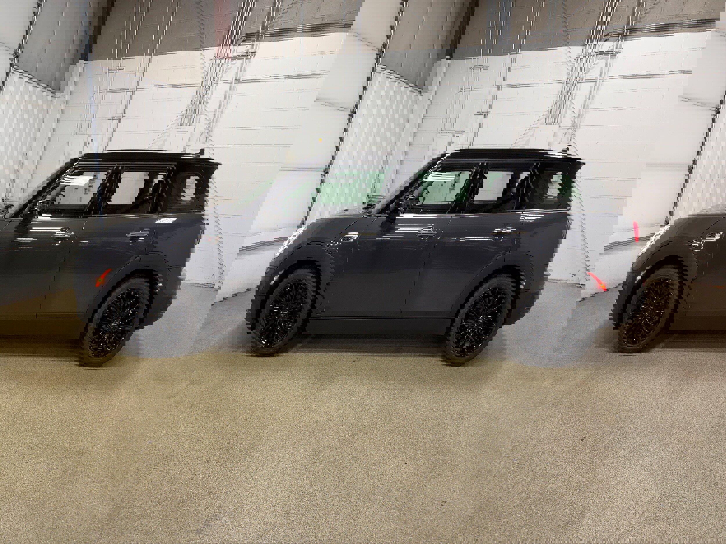 Used 2019 MINI Cooper Clubman S w/ Premium Package image 5