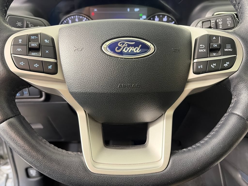 Used 2023 Ford Explorer Limited w/ Limited Technology Package AWD/4WD image 16