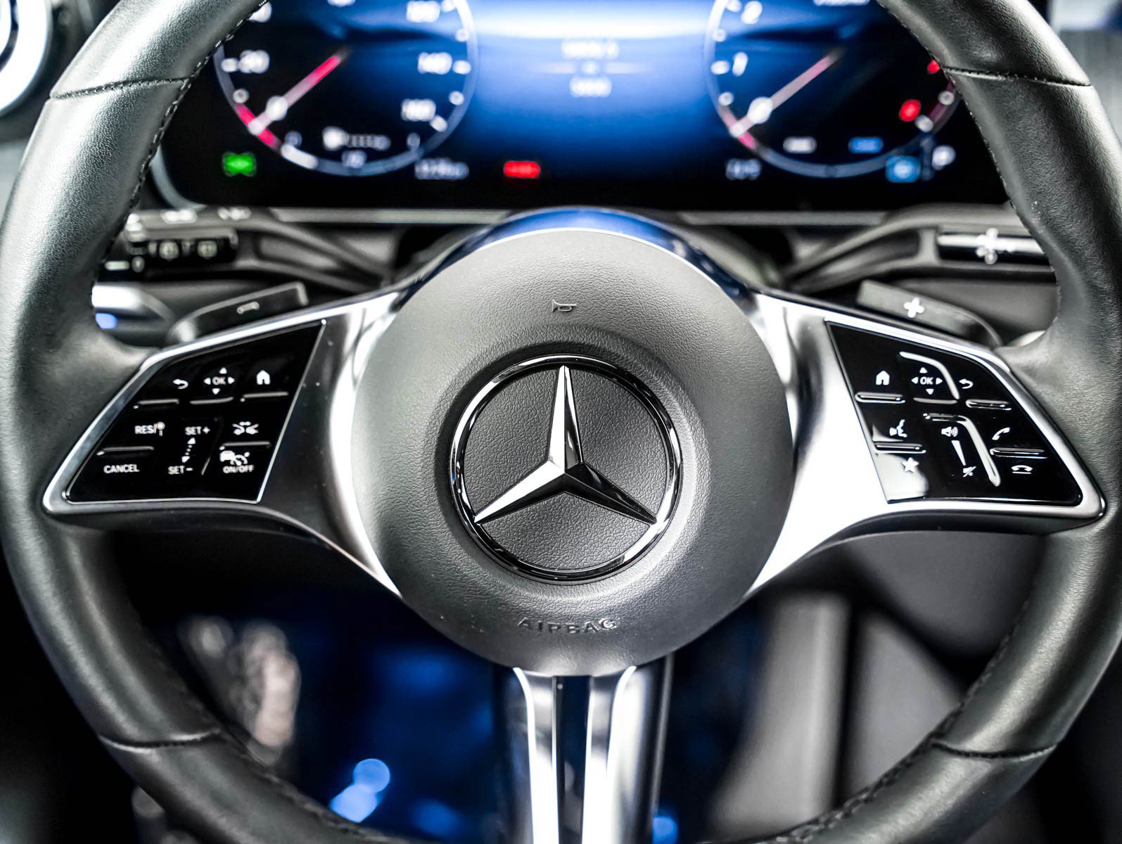 Used 2026 Mercedes-Benz GLC 300 image 16