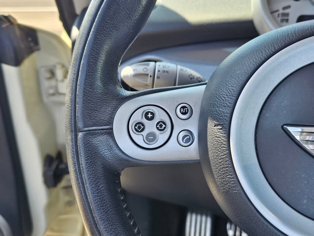 Used 2005 MINI Cooper S FWD image 29