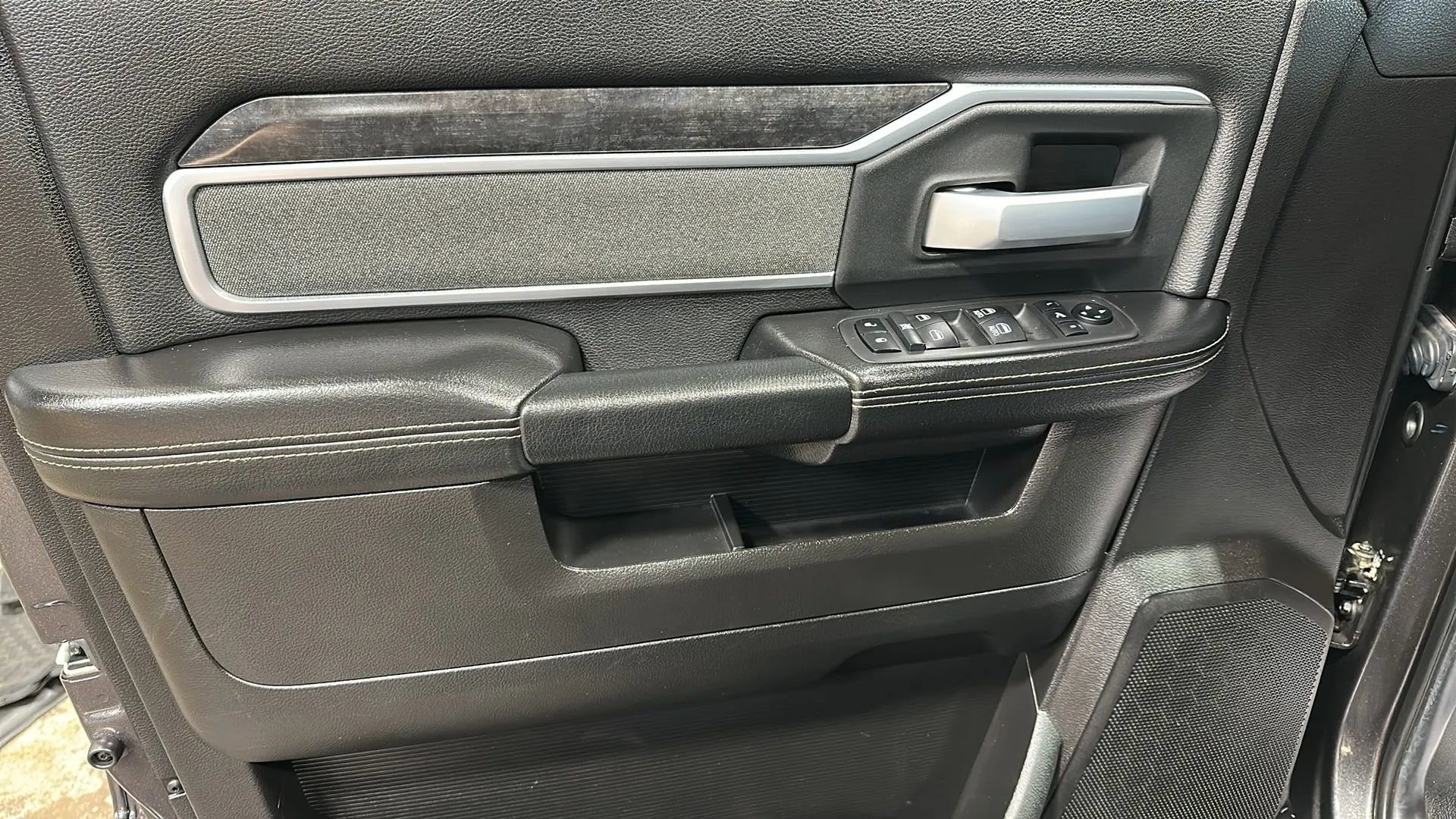 Used 2019 RAM 2500 Big Horn AWD/4WD image 10