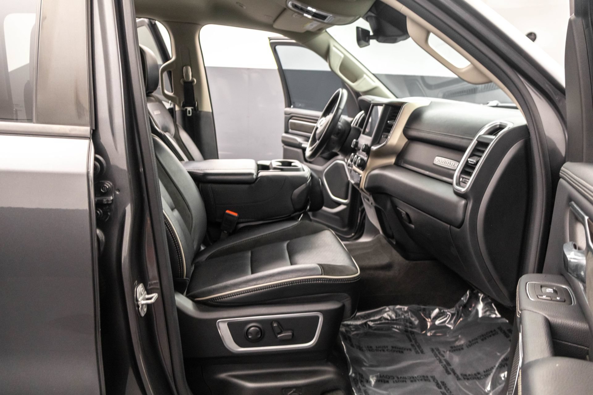 Used 2022 RAM 1500 Laramie RWD image 38