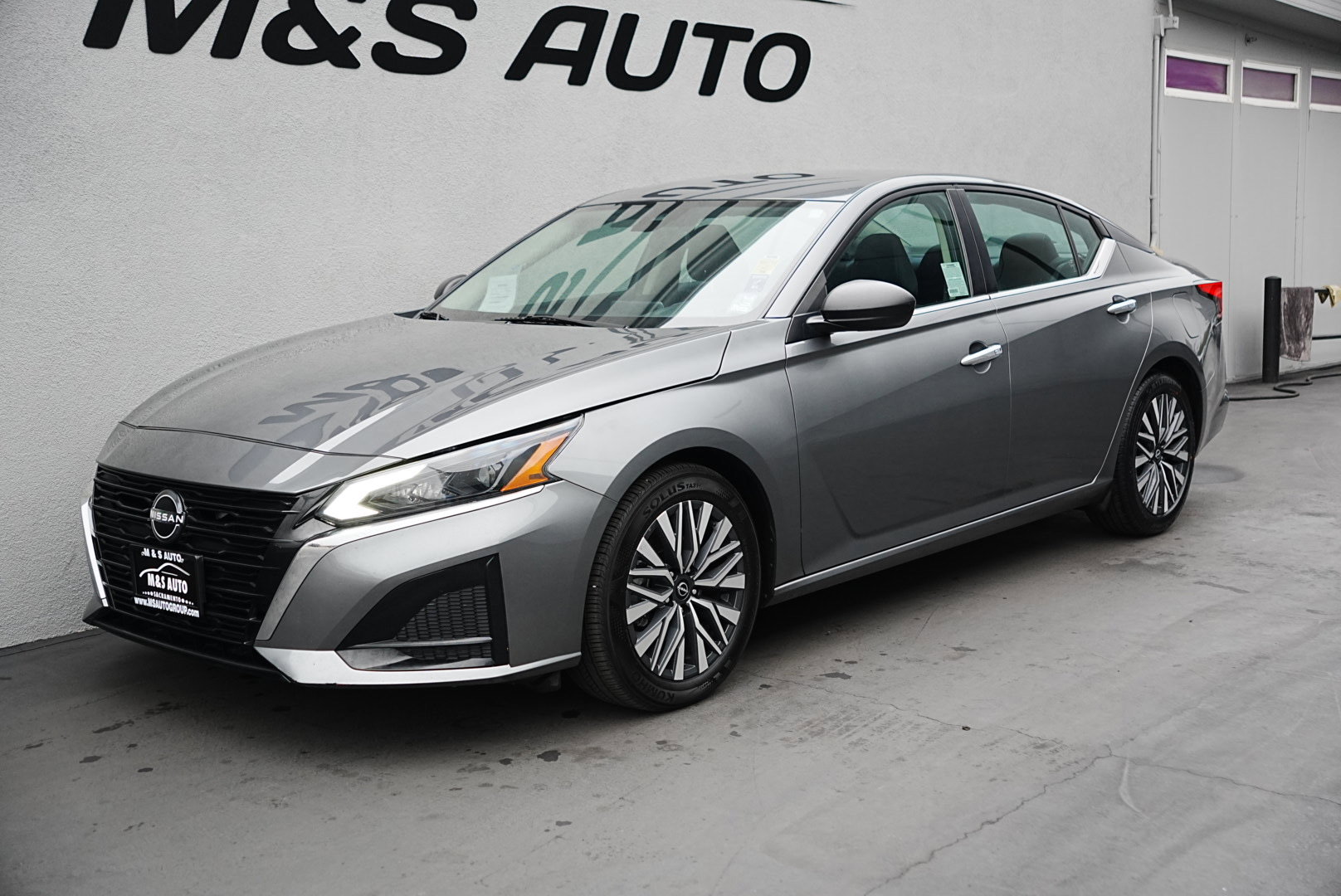 Used 2024 Nissan Altima 2.5 SV image 7