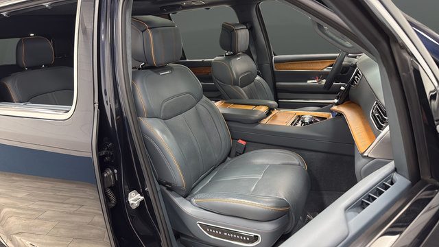 Used 2022 Jeep Grand Wagoneer Series II w/ Premium Group II AWD/4WD image 24