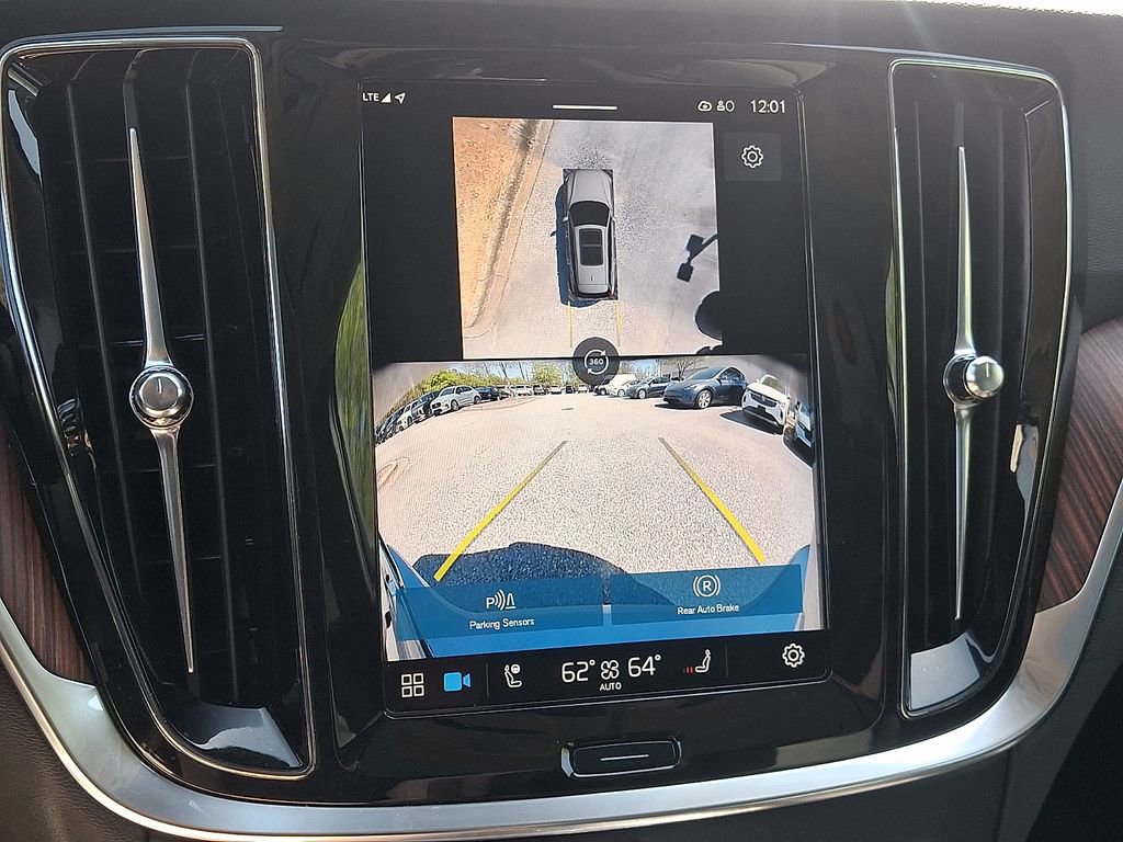 Used 2025 Volvo V60 B5 Cross Country Plus image 20