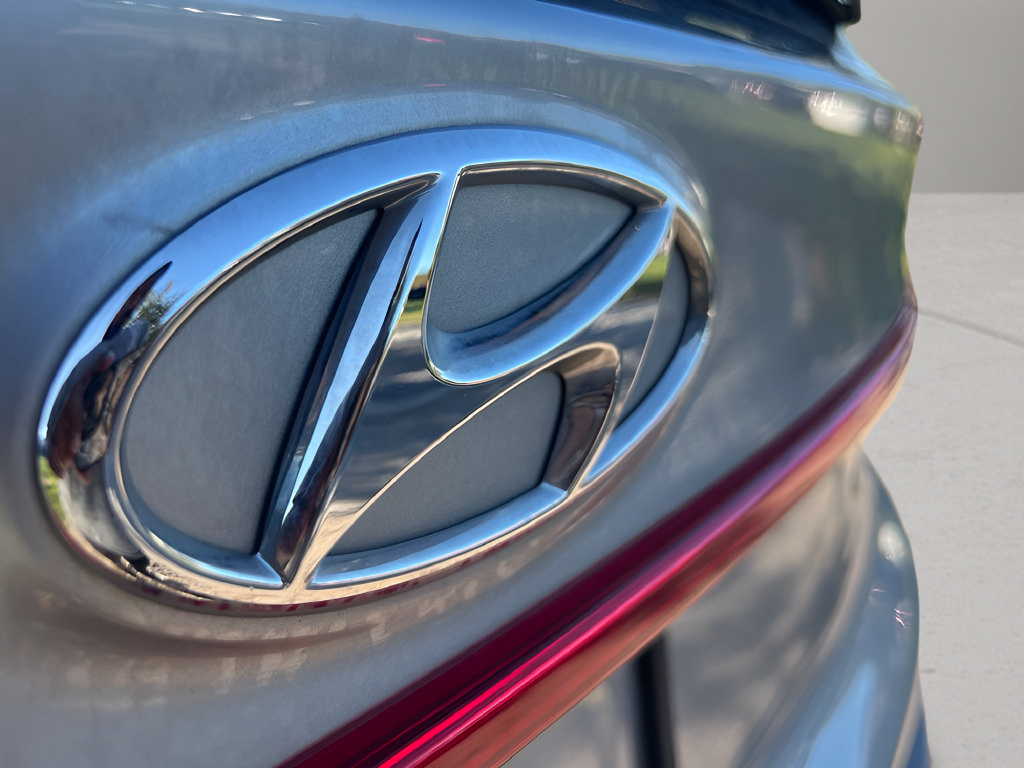 Used 2023 Hyundai Santa Fe SEL w/ Premium Package AWD/4WD image 38