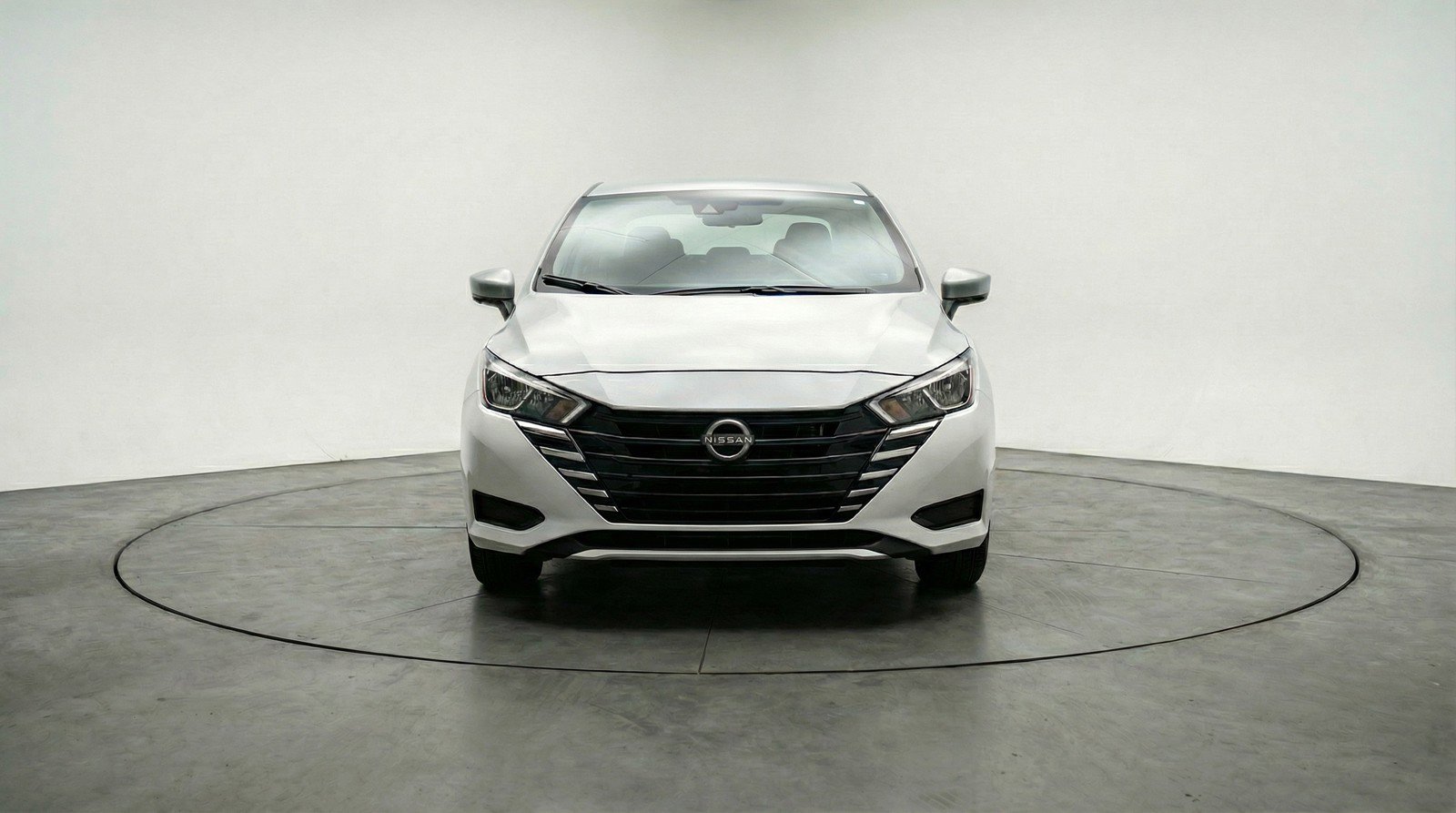 Used 2025 Nissan Versa SV image 2