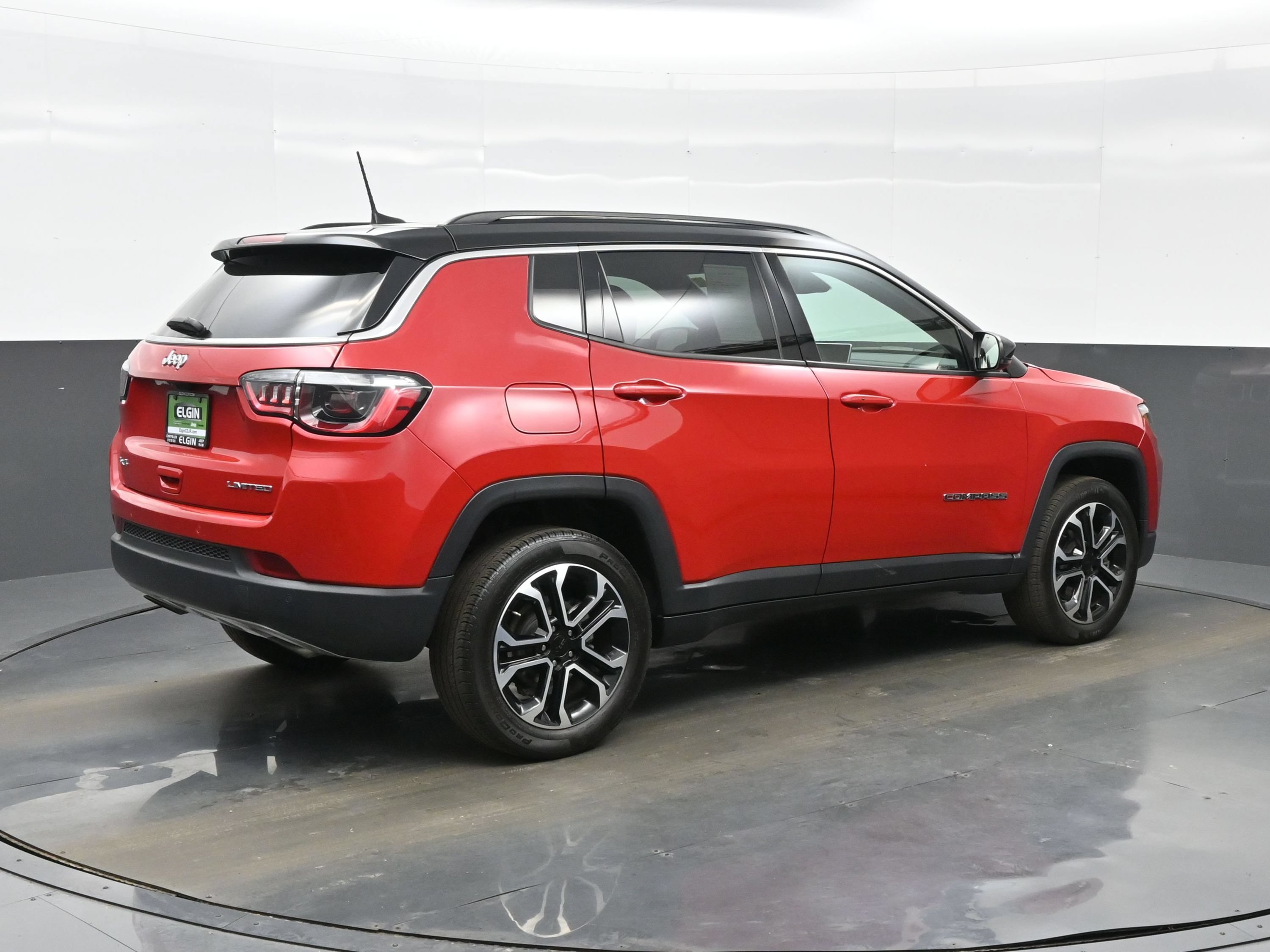 Used 2023 Jeep Compass Limited AWD/4WD image 8