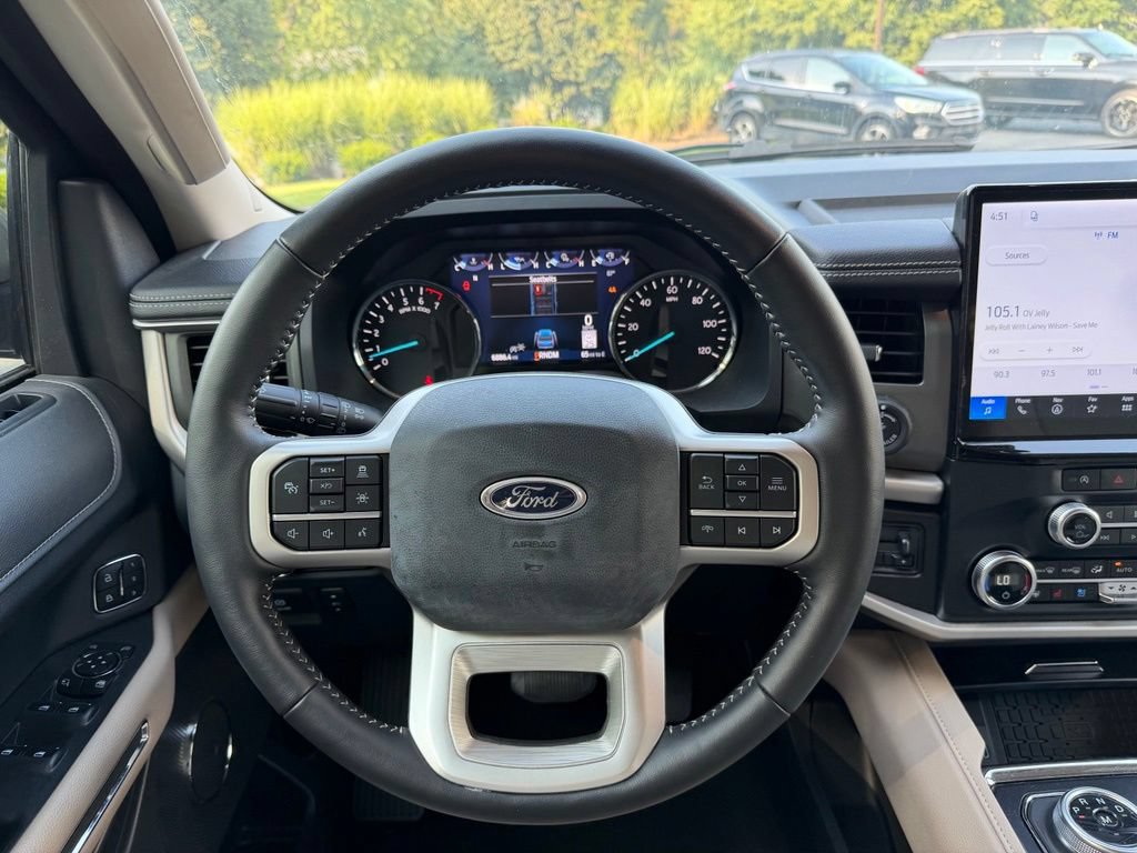 Used 2024 Ford Expedition XLT AWD/4WD image 16