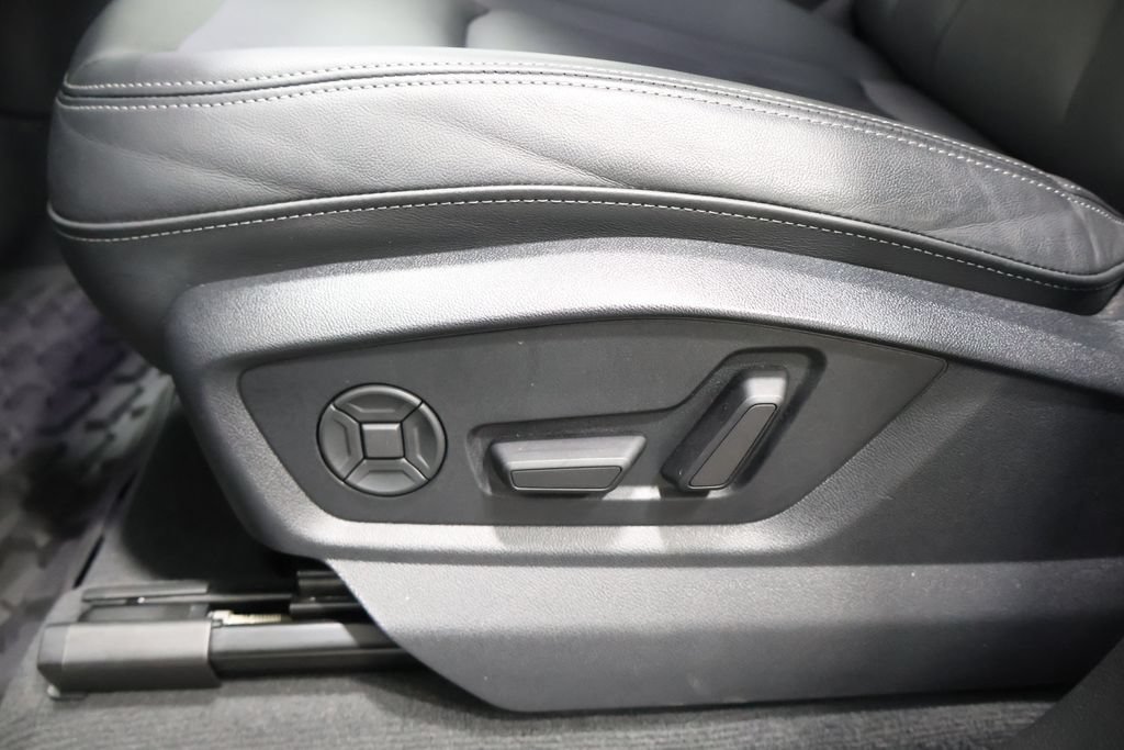 Used 2025 Audi Q7 3.0T Premium w/ Convenience Package AWD/4WD image 14