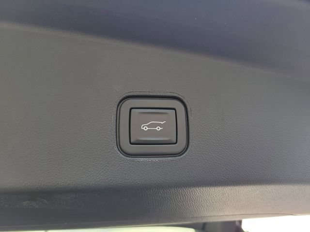 Certified 2024 Cadillac Lyriq Luxury AWD/4WD image 25