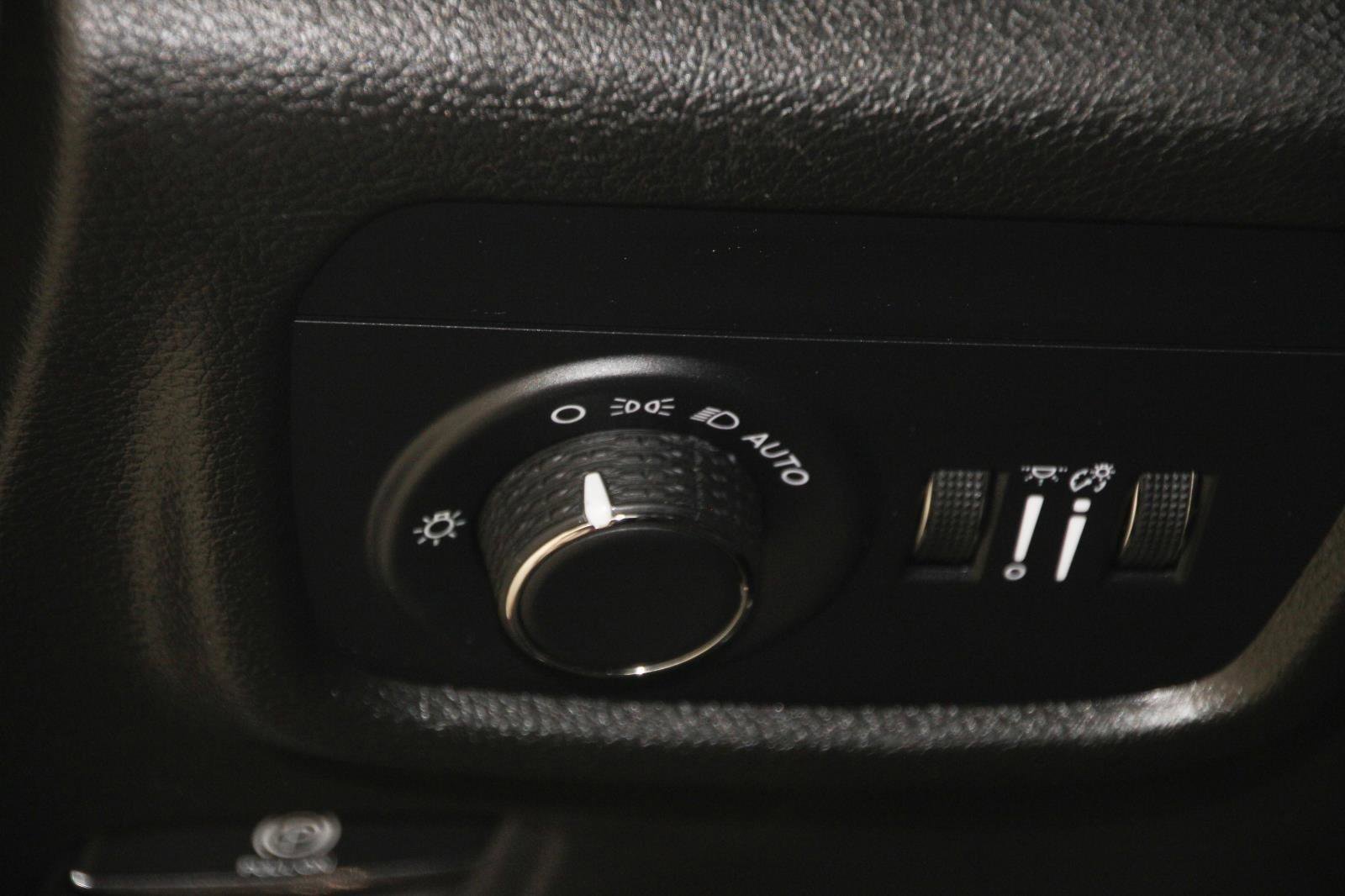 Used 2024 Jeep Grand Cherokee Altitude image 13