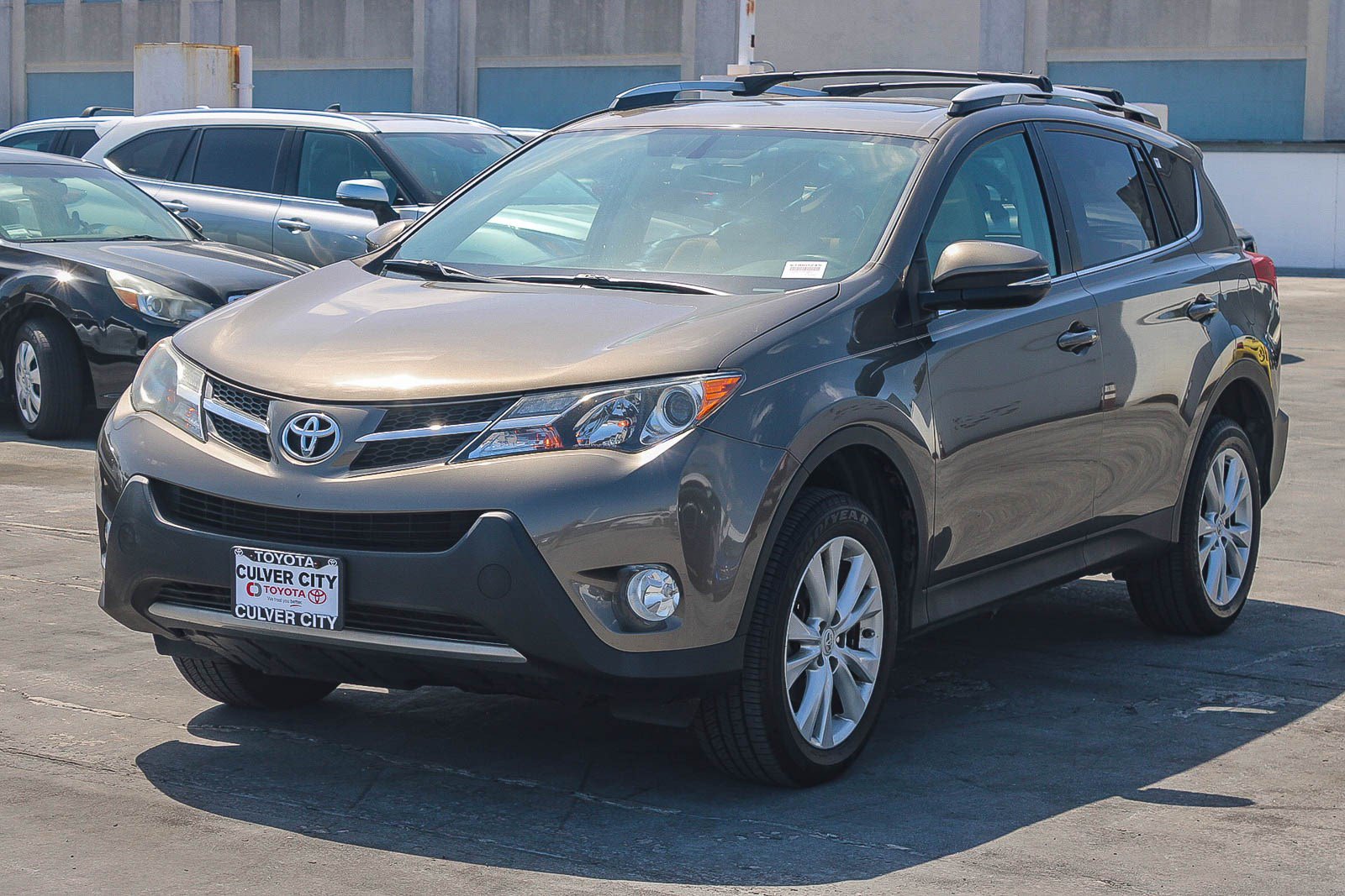 Used 2014 Toyota RAV4 Limited AWD/4WD image 3