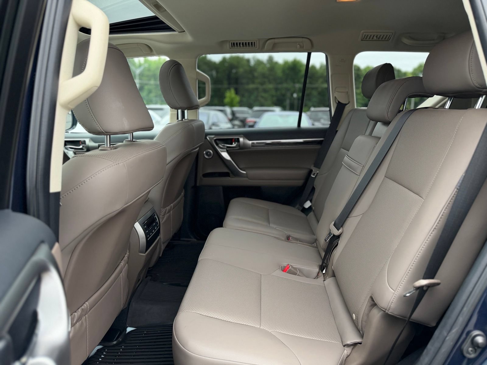 Used 2022 Lexus GX 460 Premium w/ Premium Plus Package AWD/4WD image 25
