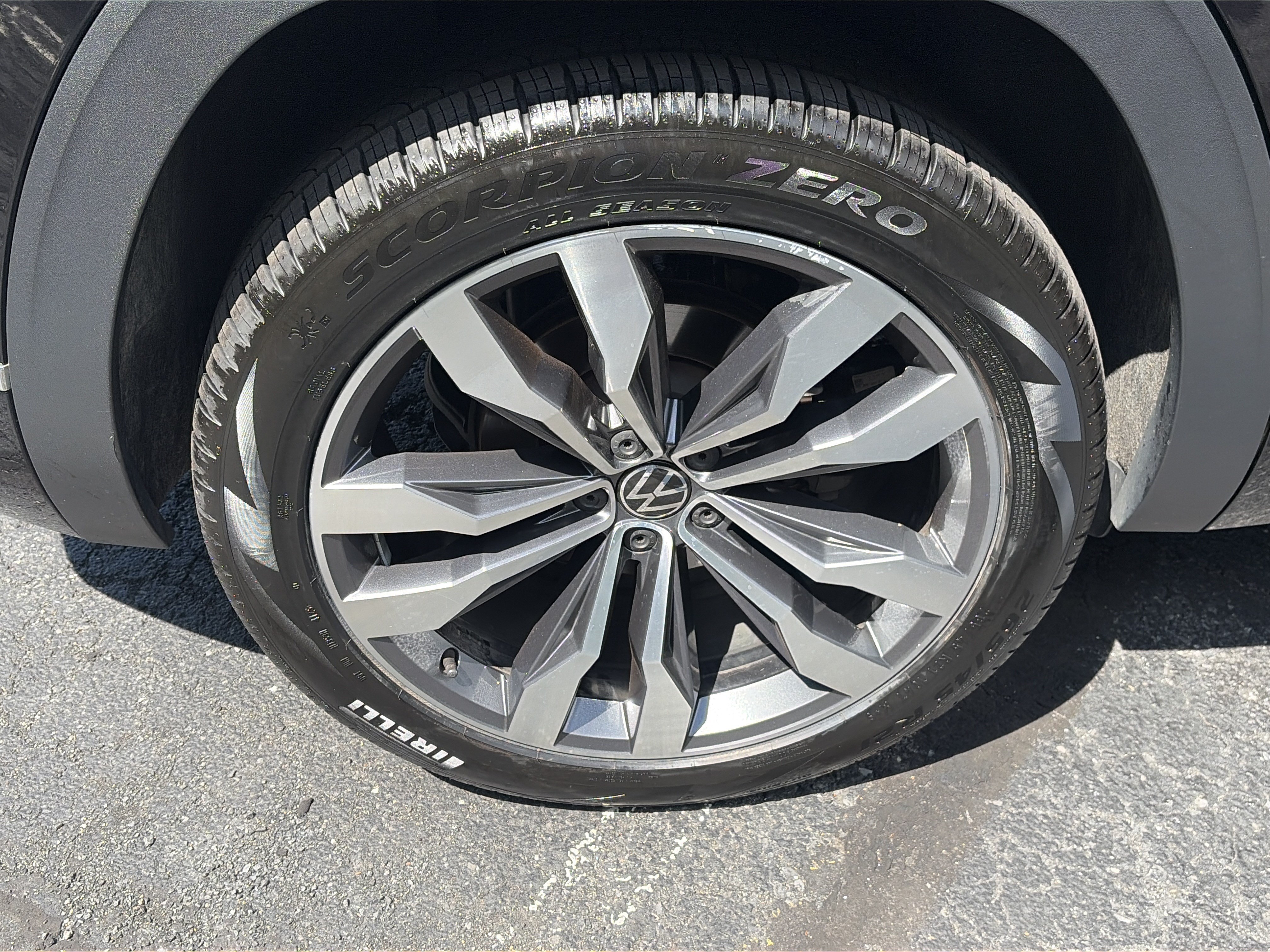 Used 2023 Volkswagen Atlas Cross Sport SEL Premium R-Line AWD/4WD image 15