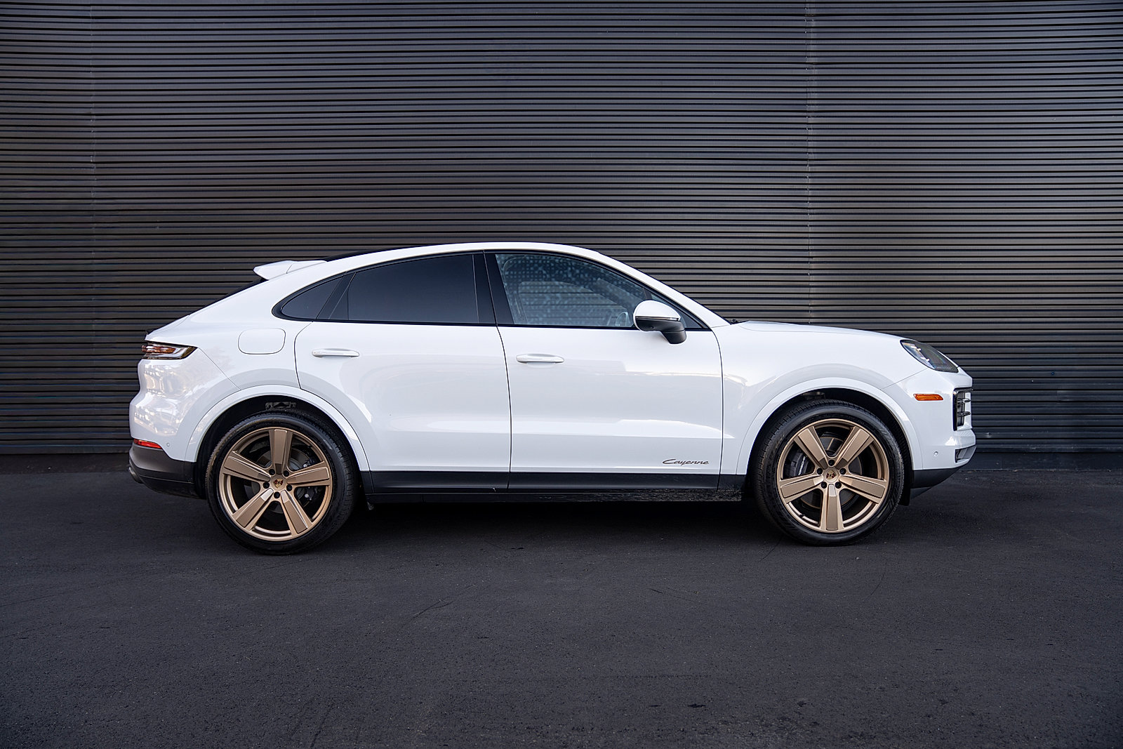 Certified 2025 Porsche Cayenne Coupe image 28