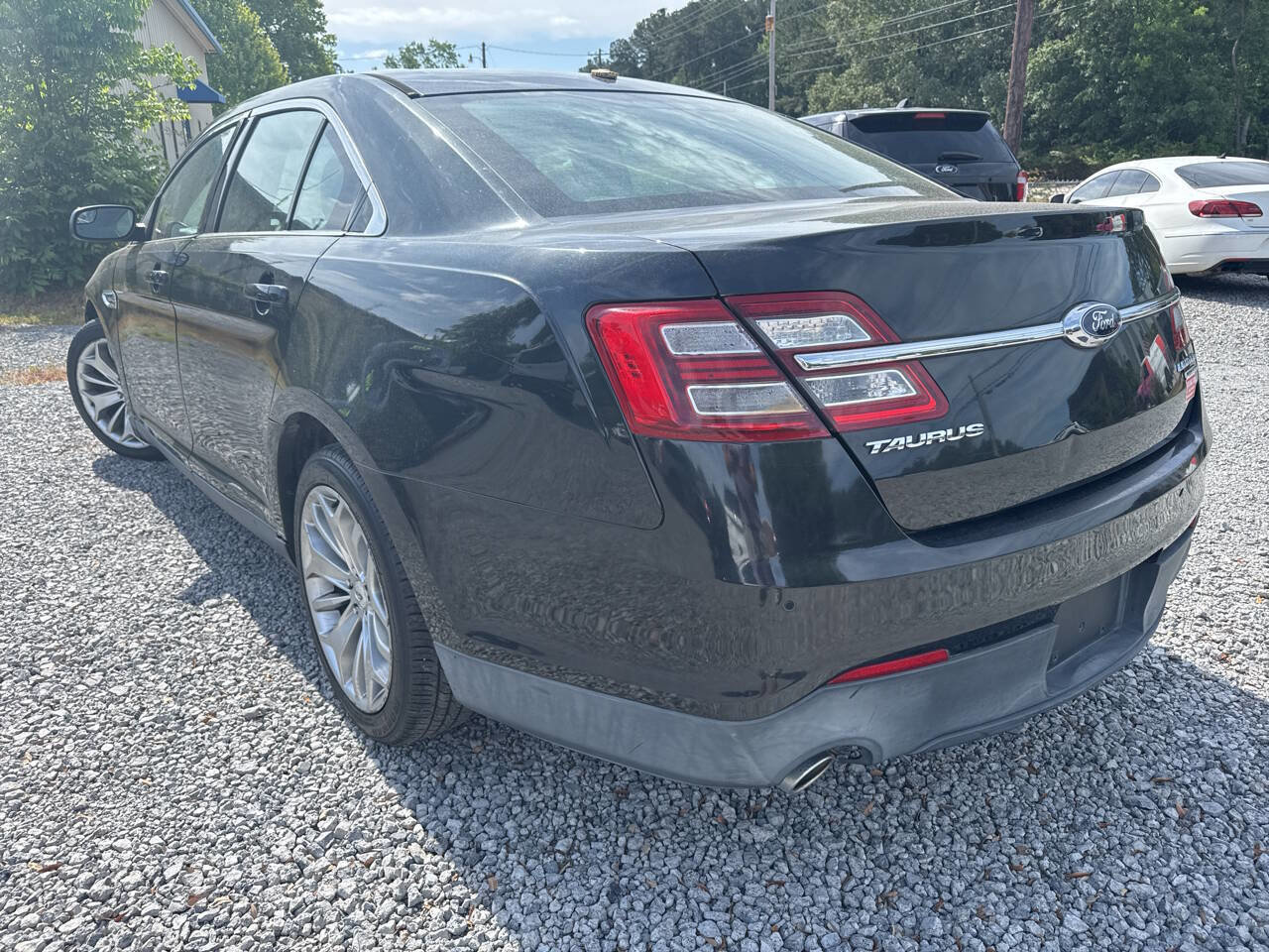 Used 2014 Ford Taurus Limited FWD image 5
