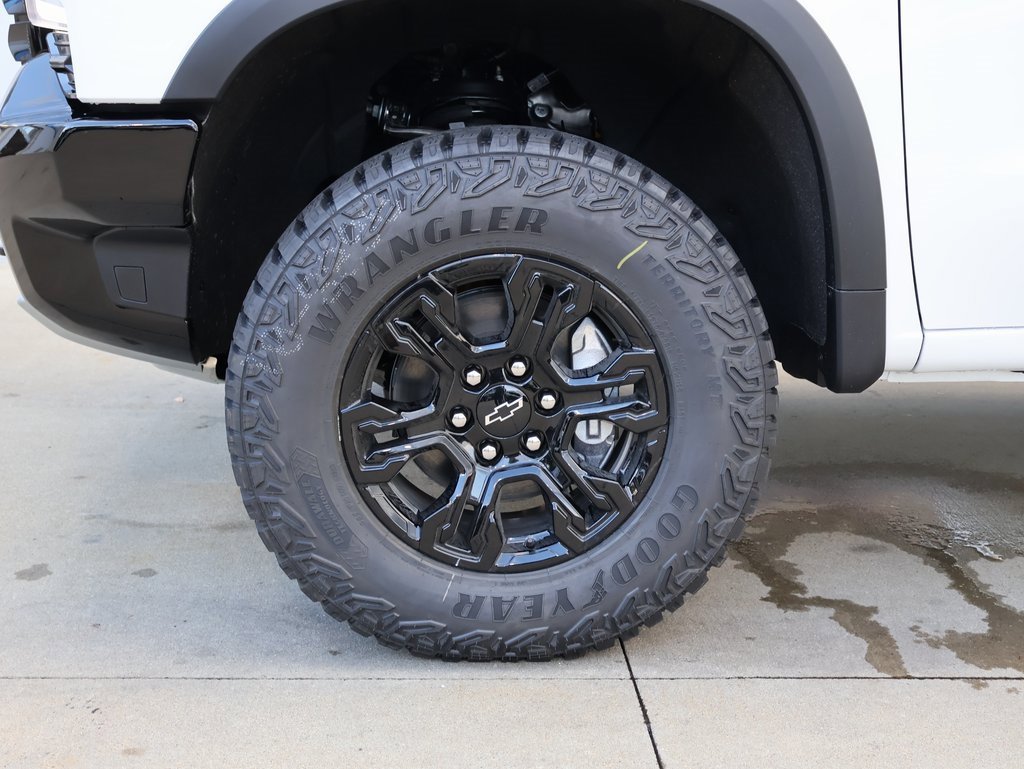 New 2026 Chevrolet Silverado 1500 ZR2 w/ Dark Appearance Package image 48