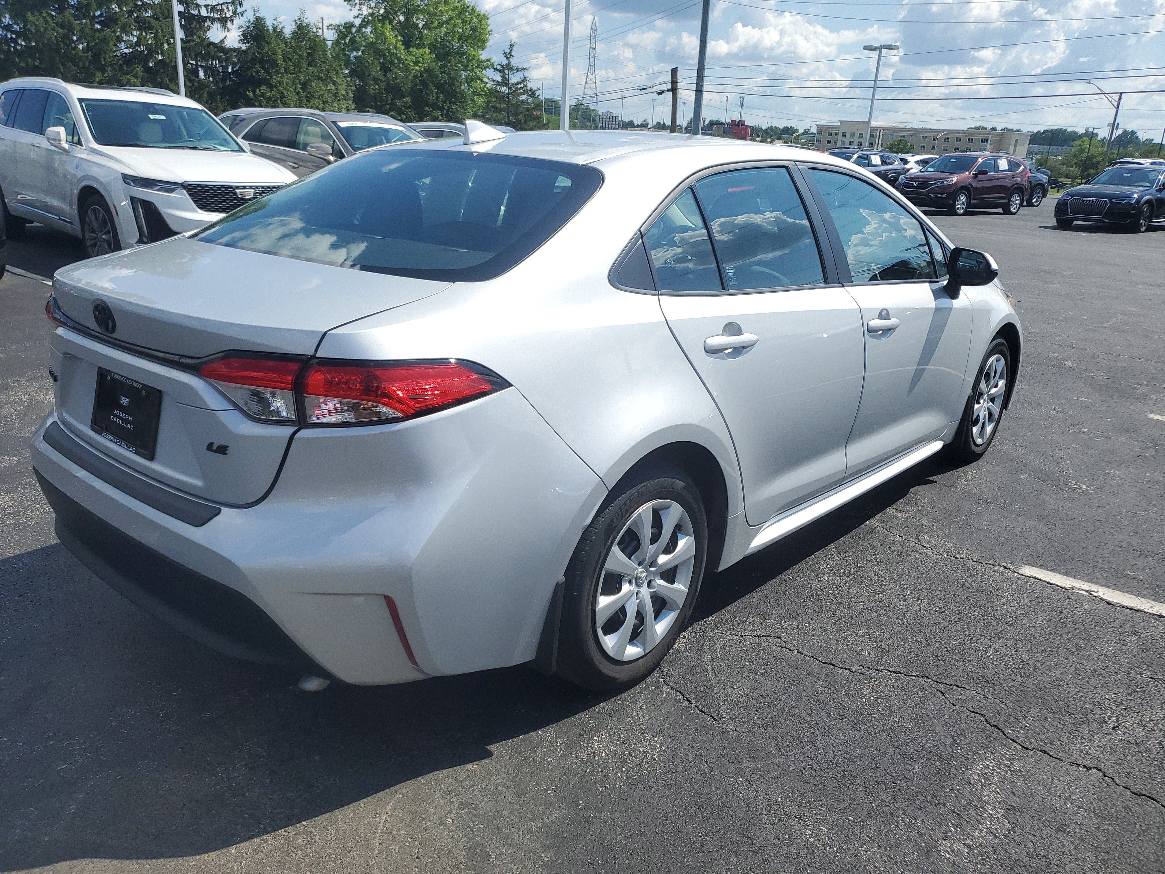 Used 2024 Toyota Corolla LE FWD image 3