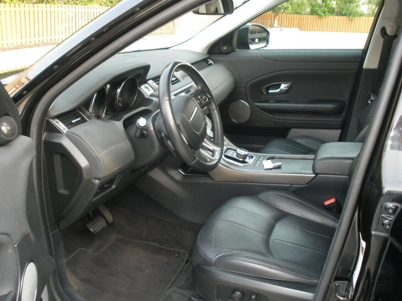 Used 2019 Land Rover Range Rover Evoque image 19