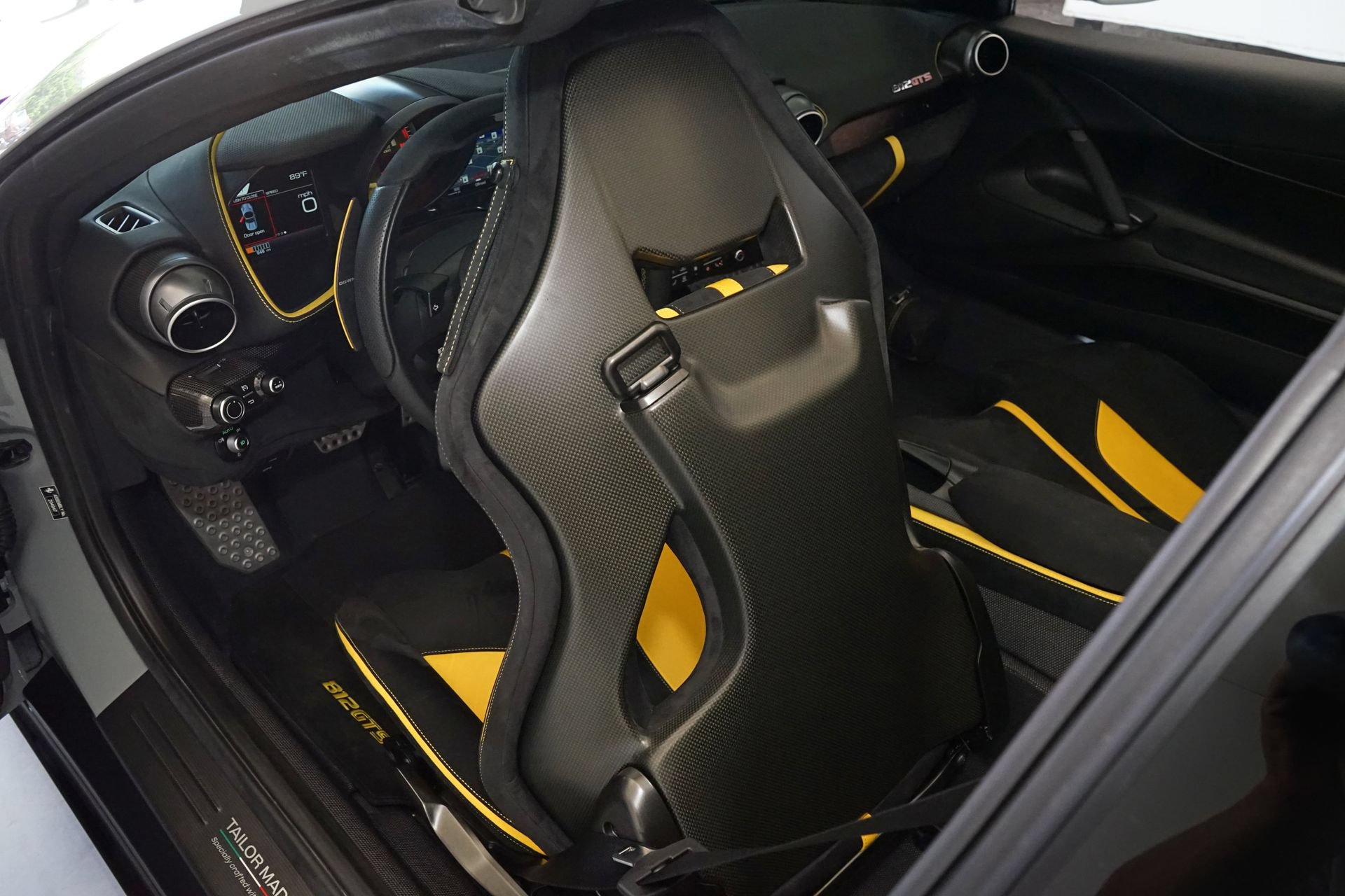 Used 2022 Ferrari 812 GTS RWD image 30