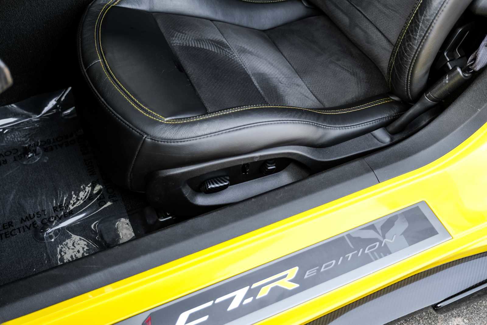 Used 2015 Chevrolet Corvette Z06 w/ 3LZ Preferred Equipment Group image 34