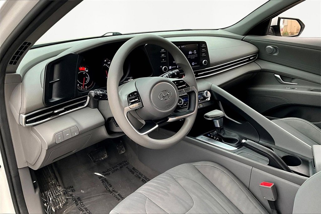 Used 2023 Hyundai Elantra SEL image 14