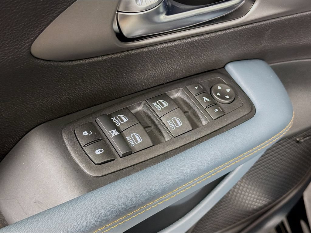 New 2027 Chrysler Pacifica Pinnacle w/ Theater Group AWD/4WD image 18