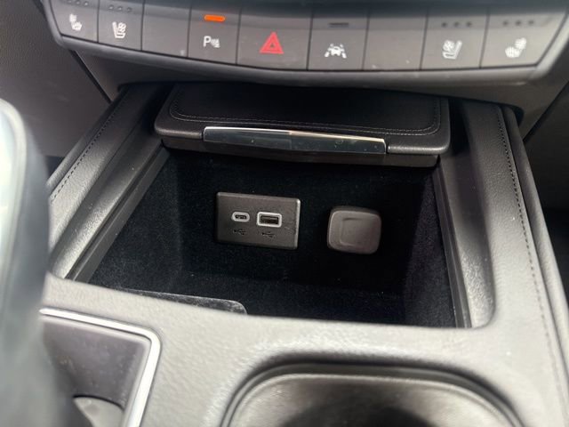 Used 2024 Cadillac XT4 Premium Luxury image 30