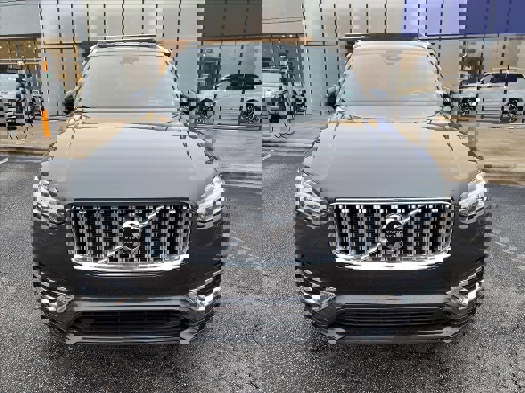 Used 2023 Volvo XC90 B6 Plus image 10