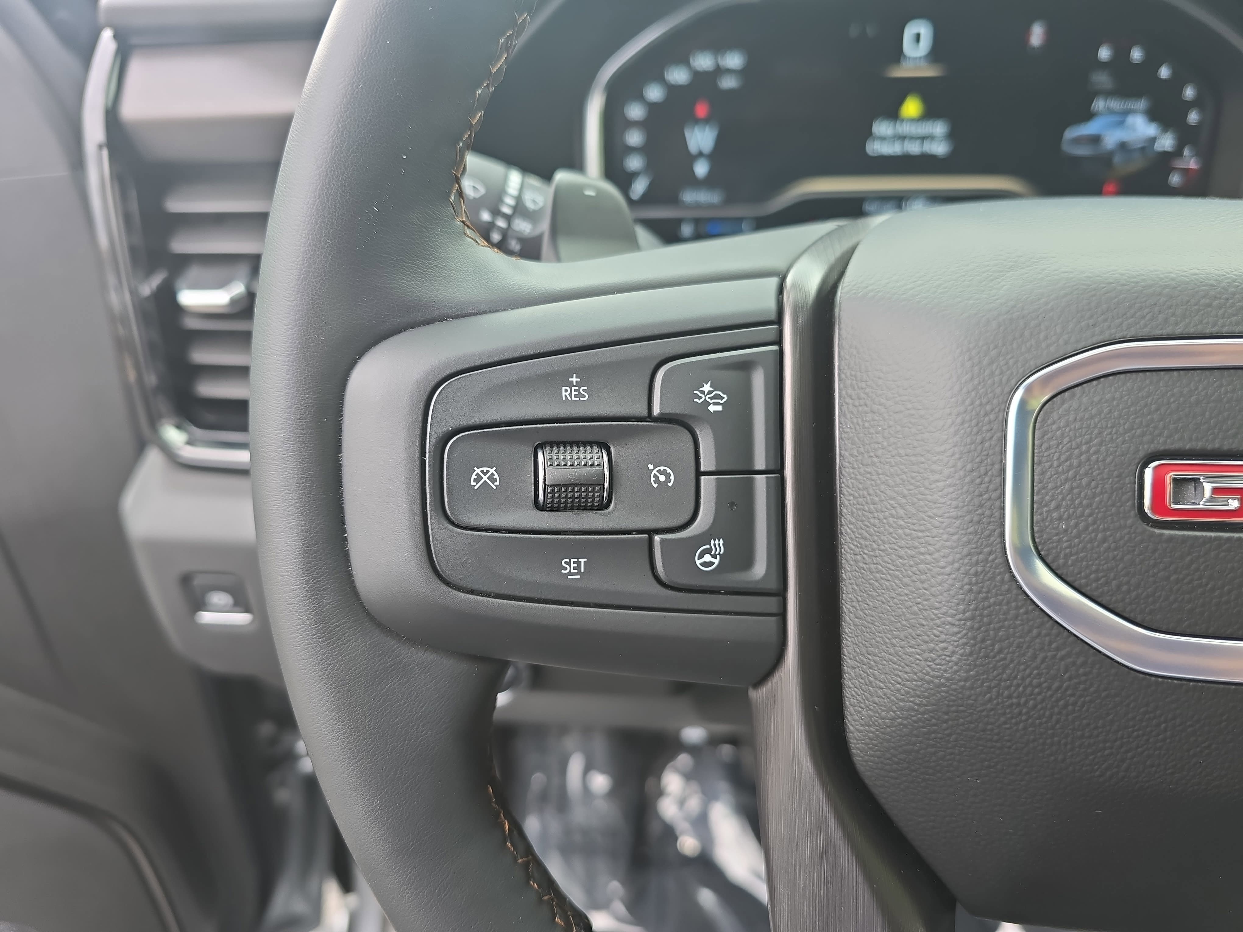 Used 2025 GMC Sierra 1500 AT4 w/ AT4 Premium Package AWD/4WD image 19