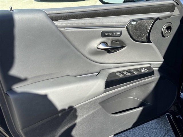 Certified 2025 Lexus ES 300h Ultra Luxury image 17
