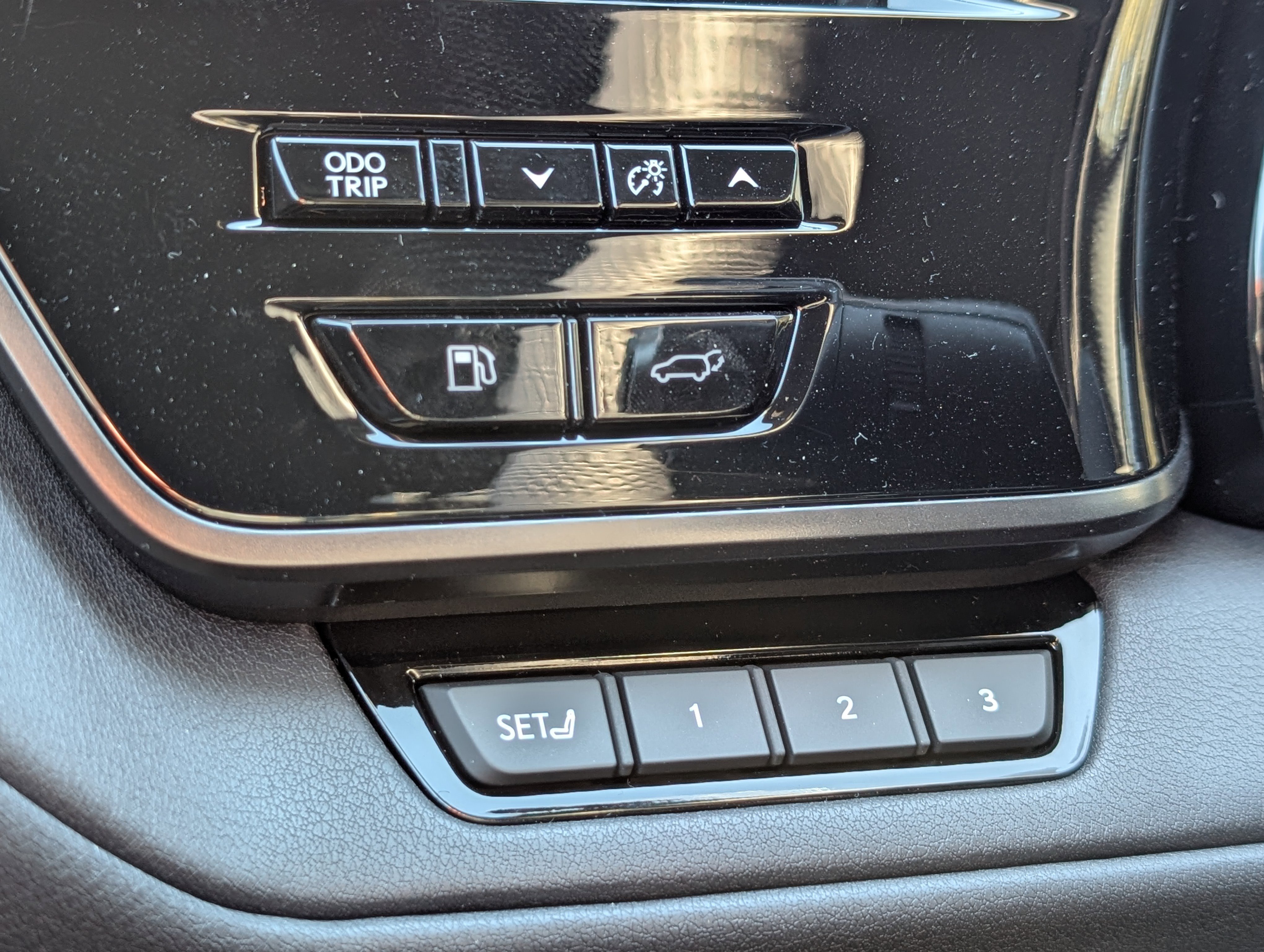 New 2026 Lexus TX 500h AWD image 20