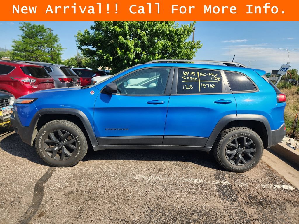 Used 2017 Jeep Cherokee Trailhawk w/ Comfort/Convenience Group AWD/4WD image 7