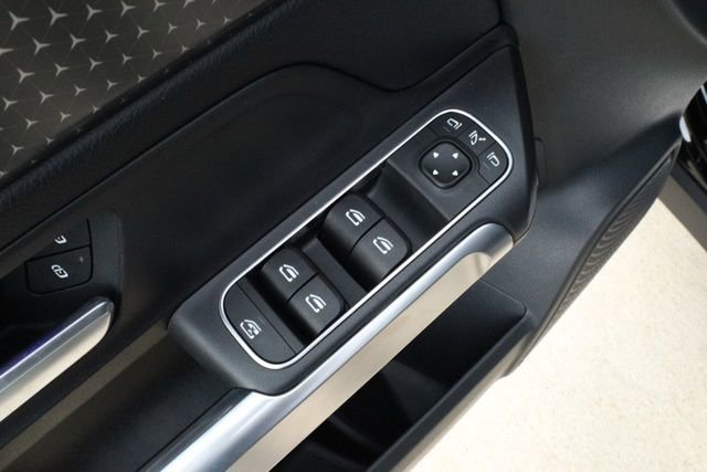 Certified 2024 Mercedes-Benz GLB 250 image 28