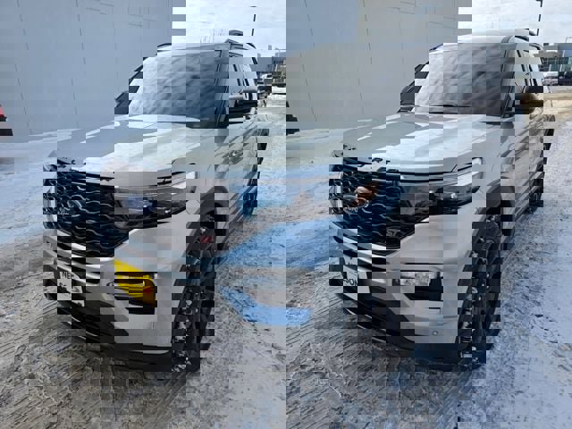 Used 2023 Ford Explorer ST w/ Equipment Group 401A image 2