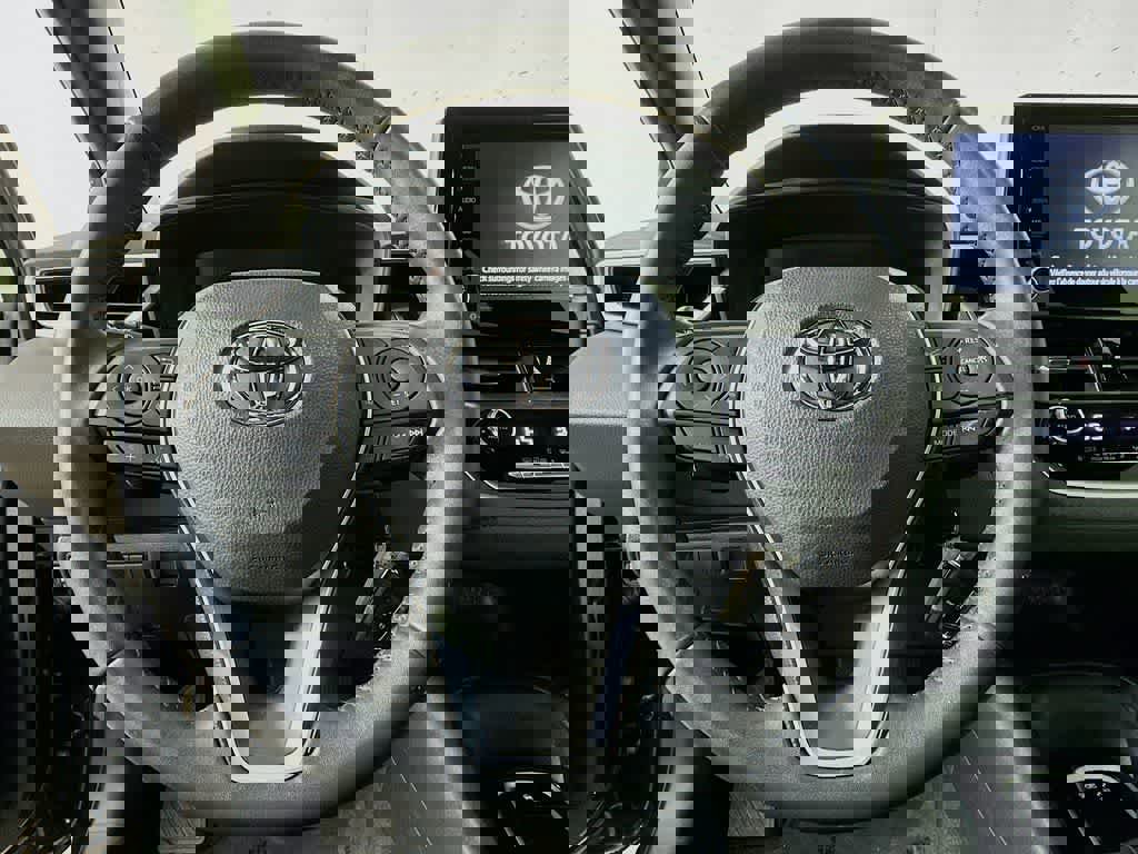 Used 2022 Toyota Corolla SE image 15