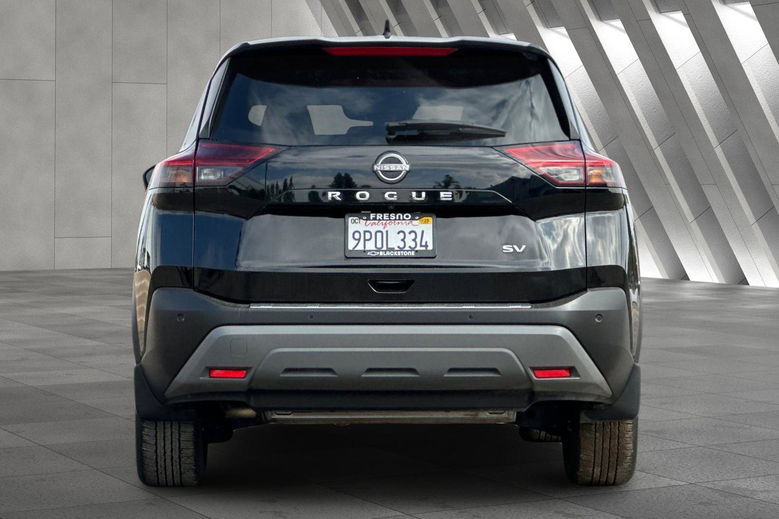 Used 2023 Nissan Rogue SV image 5