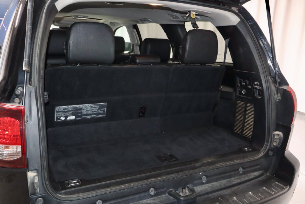 Used 2018 Toyota Sequoia TRD Sport AWD/4WD image 14