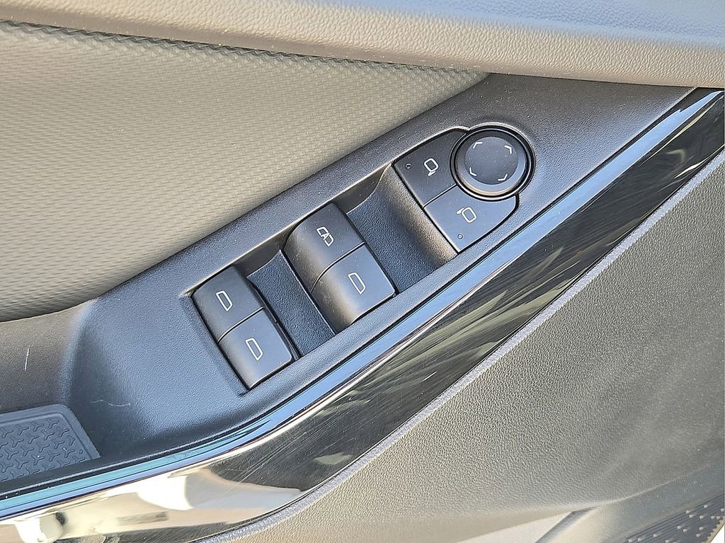 Used 2025 Chevrolet Equinox LT AWD/4WD image 21