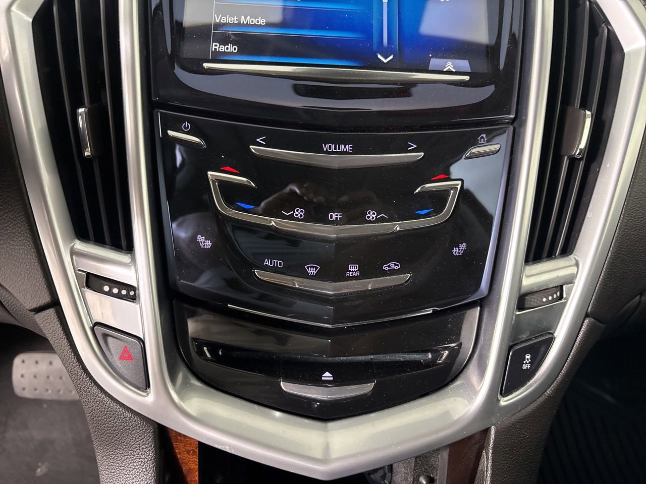 Used 2016 Cadillac SRX Luxury w/ Driver Awareness Package FWD image 18