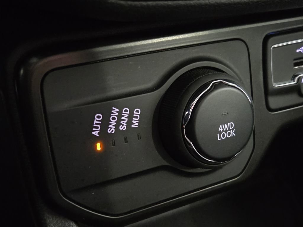 Used 2022 Jeep Renegade Limited image 25