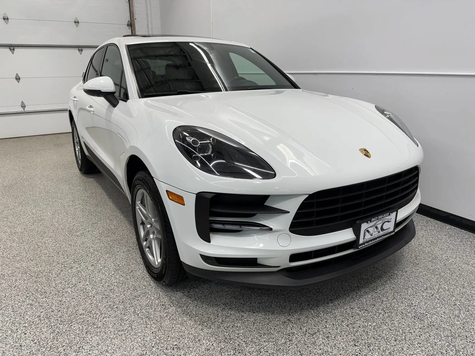 Used 2020 Porsche Macan AWD/4WD image 40