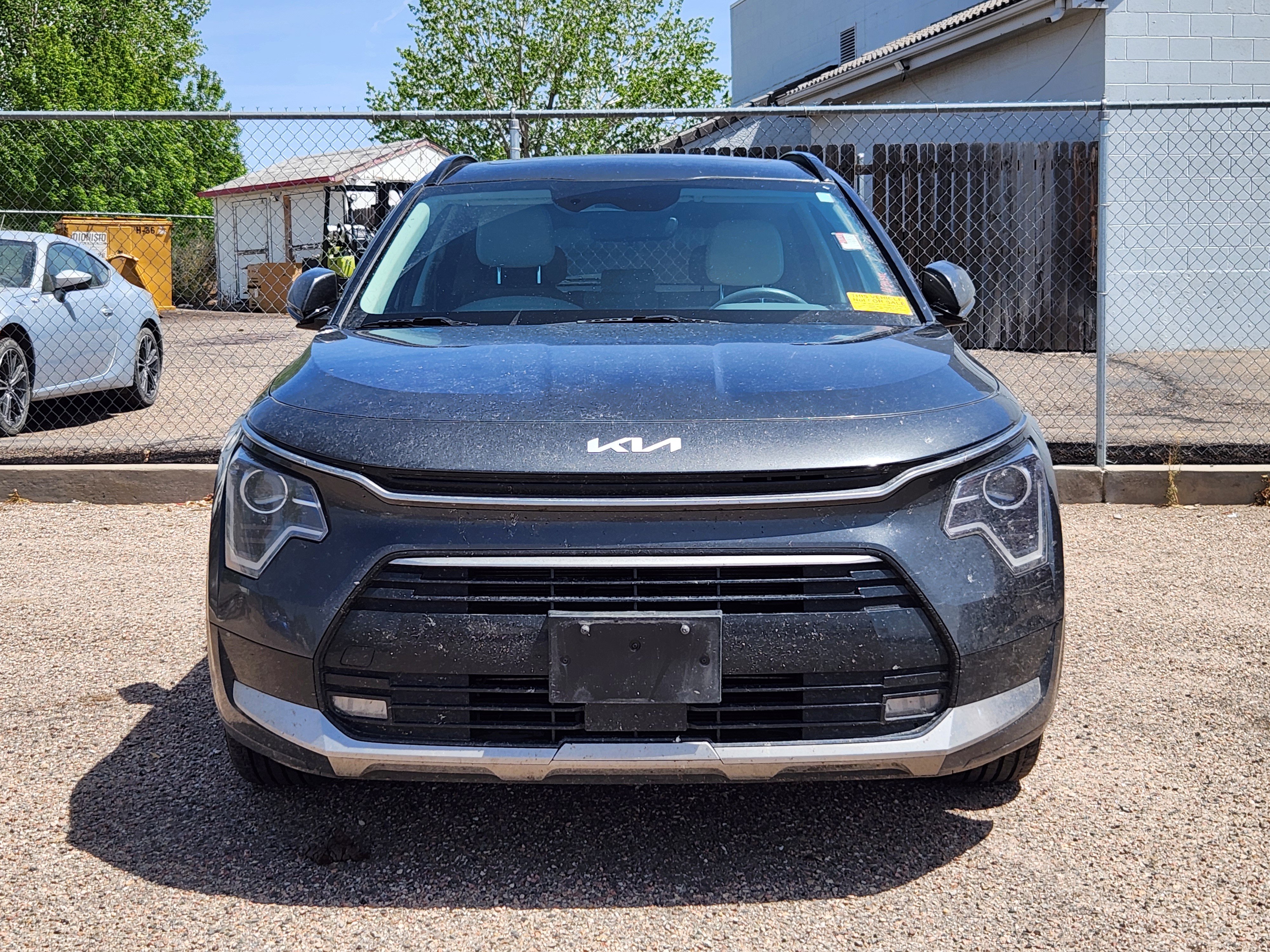 Used 2024 Kia Niro EX Touring image 2