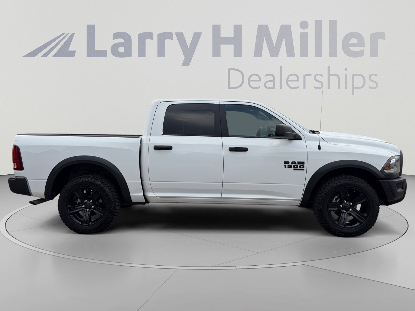 Used 2024 RAM 1500 Warlock AWD/4WD image 7