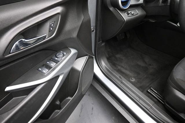 Used 2025 Chevrolet Trax LS w/ LS Convenience Package FWD image 14